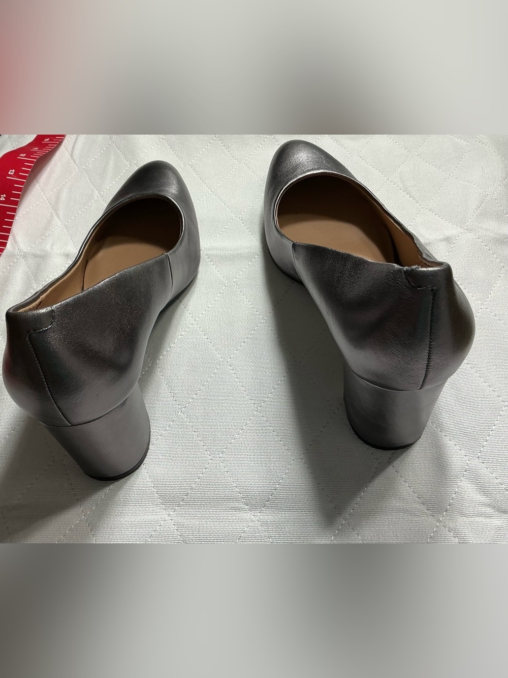 NWOB Aerosoles Betsy Gunmetal Metallic Leather Block Heel Pumps 12 - Picture 4 of 11